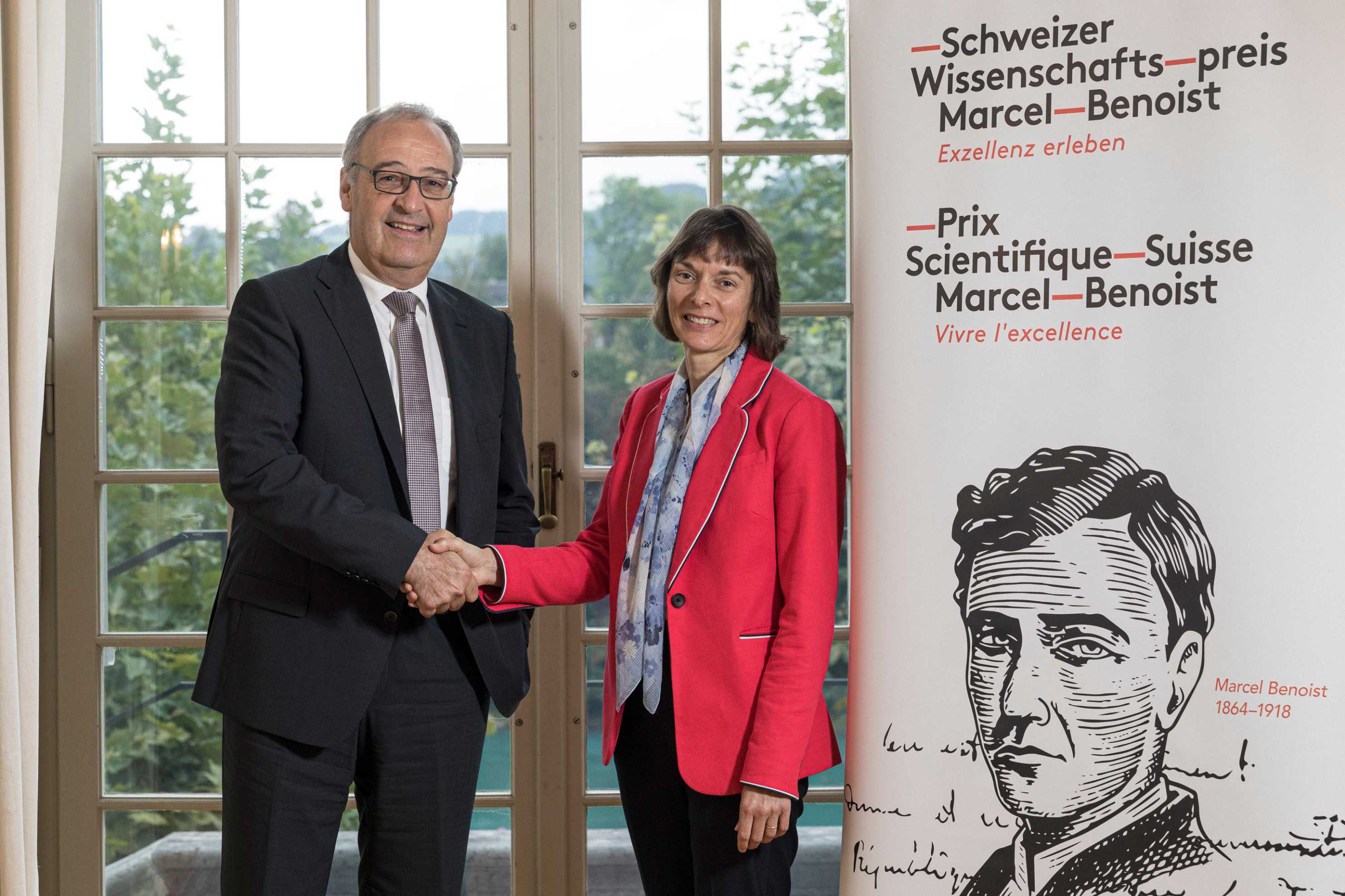 Federal Councillor Guy Parmelin with Marcel Benoist Prizewinner Nicola Spaldin